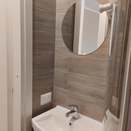 E Cavallerizza Konukevi 3*