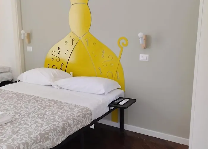 E Cavallerizza 3* נאפולי